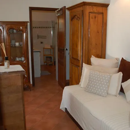 Petite Maison De Ville Au Dessus Du Port De